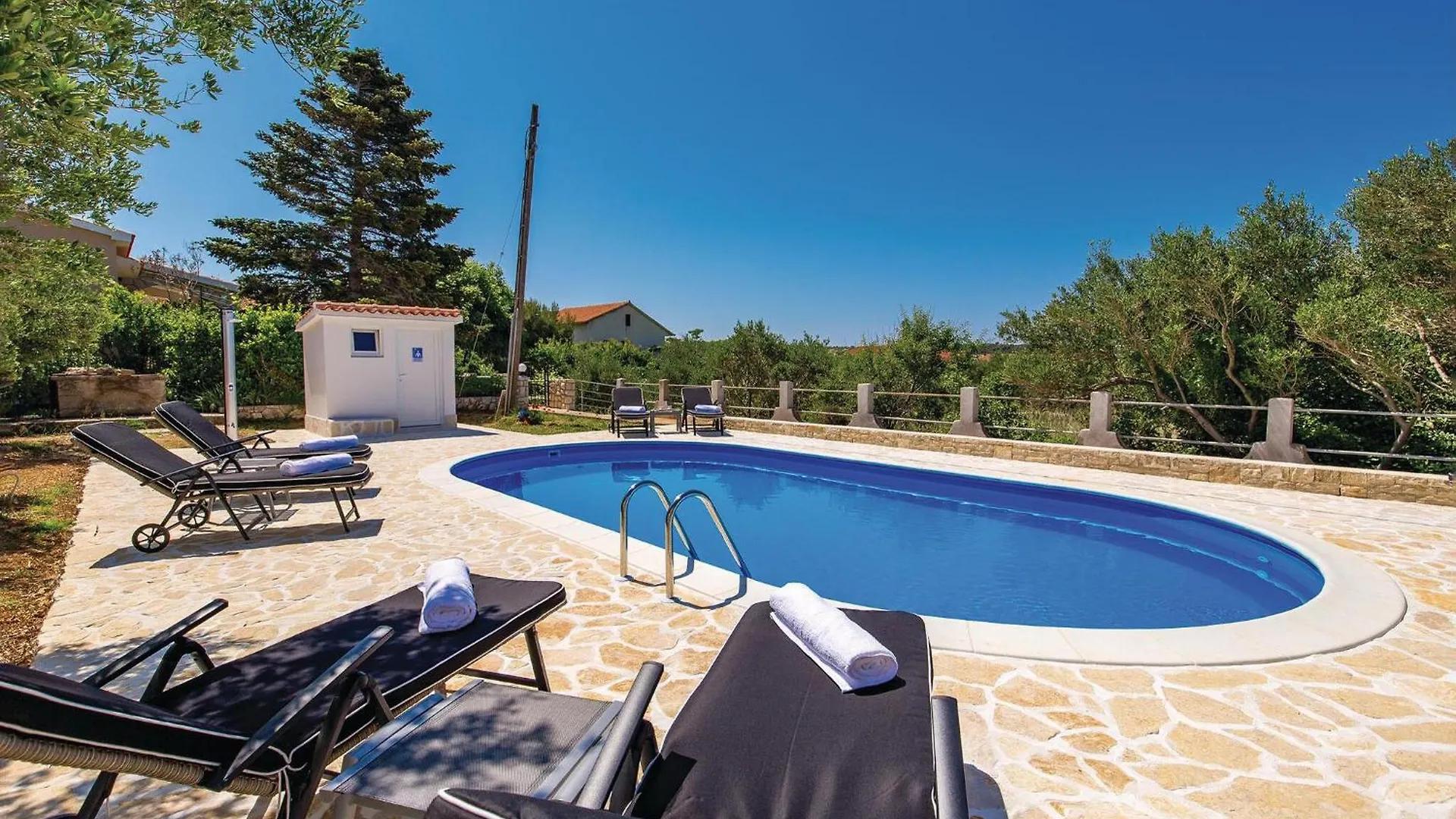 Beautiful Apartment In Barbat With House Sea View Barbat na Rabu