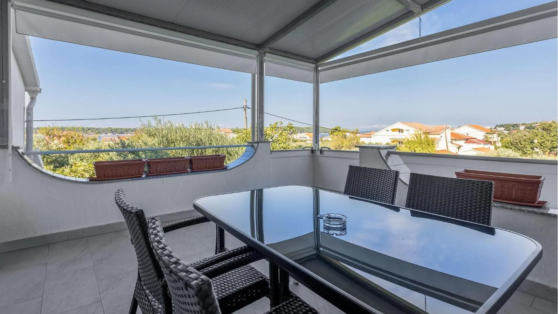 Beautiful Apartment In Barbat With House Sea View Barbat na Rabu