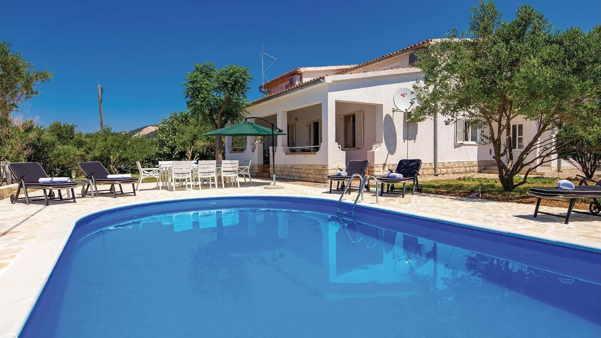 Beautiful Apartment In Barbat With House Sea View Barbat na Rabu