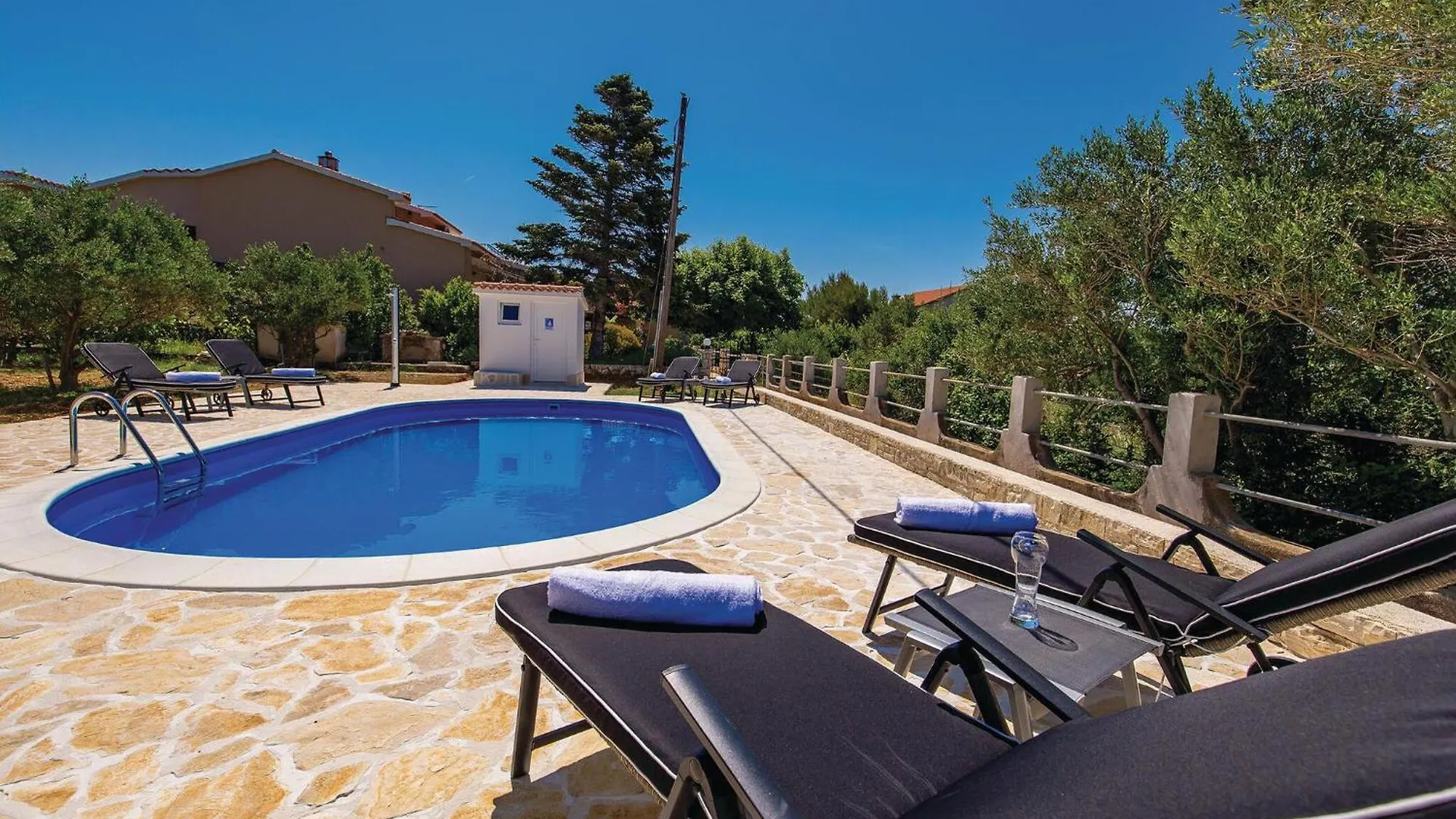 Beautiful Apartment In Barbat With House Sea View Barbat na Rabu